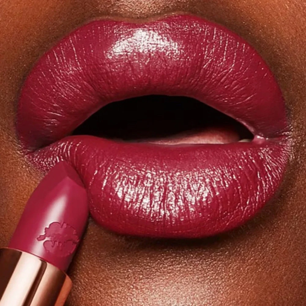 Amazing Amal  Charlotte Tilbury Hot lips Lipstick